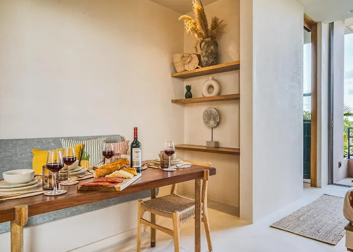 Fast Wi-fi 1br In With Pool, Restaurant, Gym